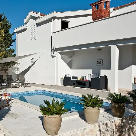 Holiday Ingrid Trogir